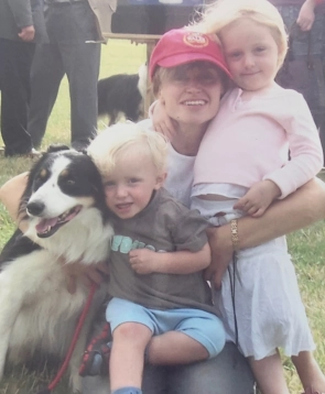 Maralyn at the 2006 International with dog Lad and children Robin and Erin